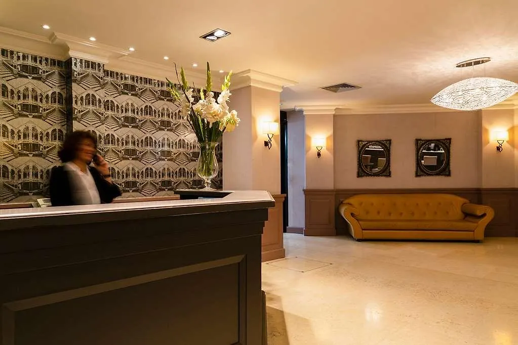 The Originals City, Hotel Astoria Vatican, Lourdes 3*,  France